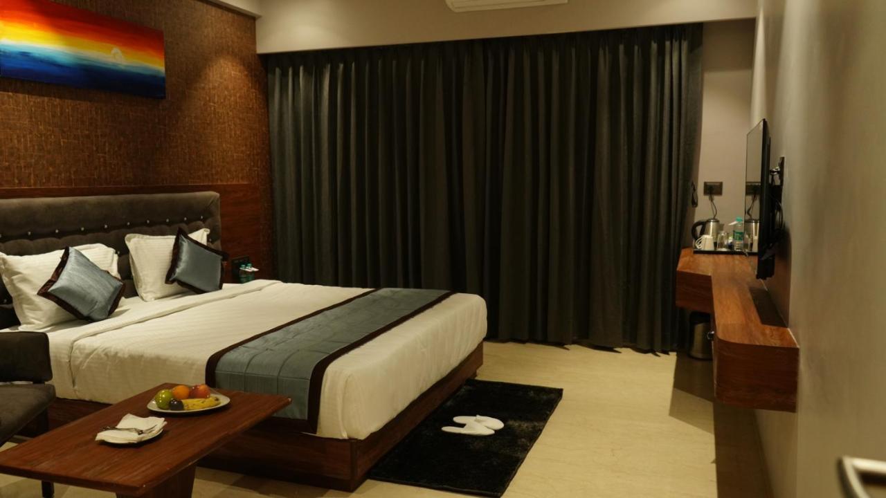 Alaukik Hotel Shirdi Zewnętrze zdjęcie