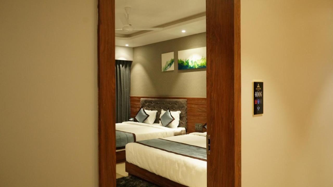 Alaukik Hotel Shirdi Zewnętrze zdjęcie