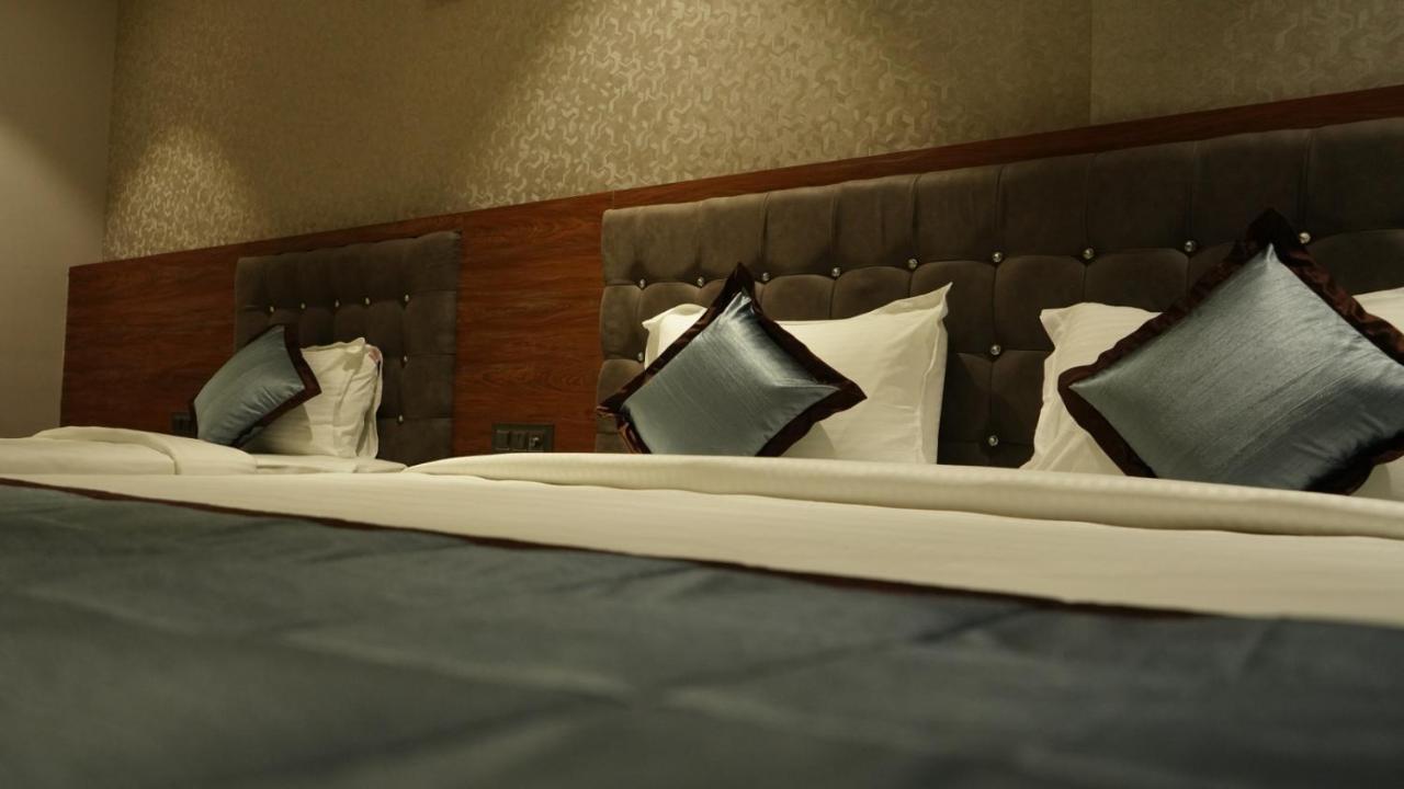 Alaukik Hotel Shirdi Zewnętrze zdjęcie