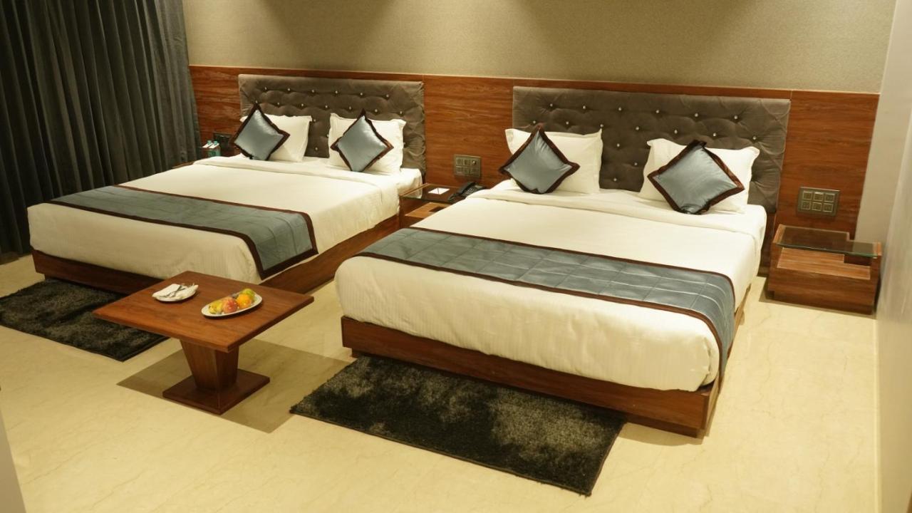Alaukik Hotel Shirdi Zewnętrze zdjęcie