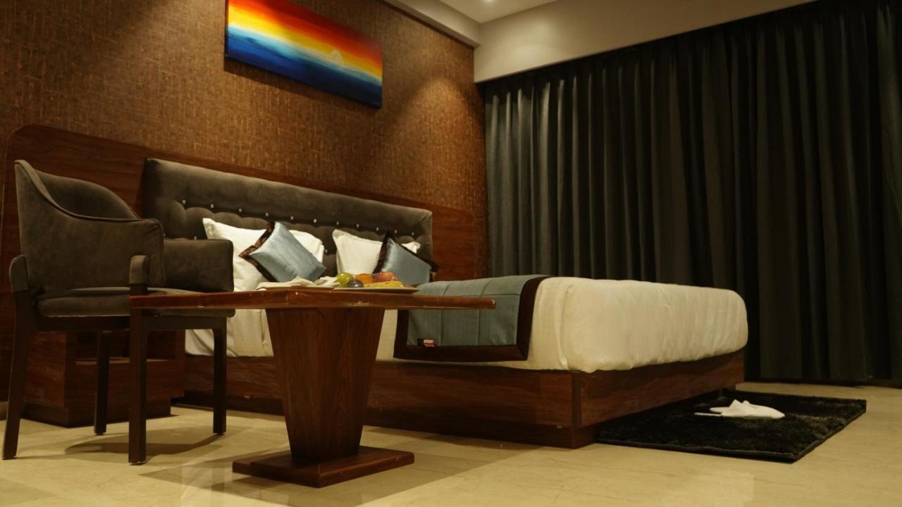 Alaukik Hotel Shirdi Zewnętrze zdjęcie