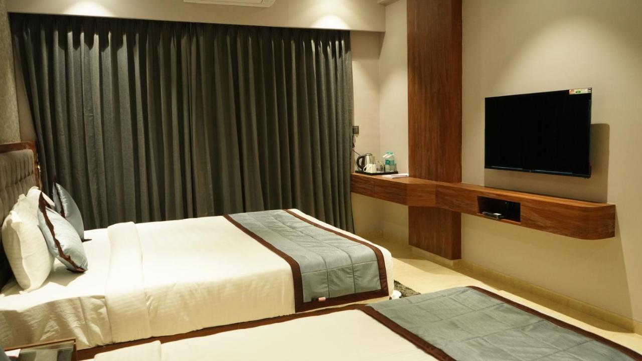 Alaukik Hotel Shirdi Zewnętrze zdjęcie