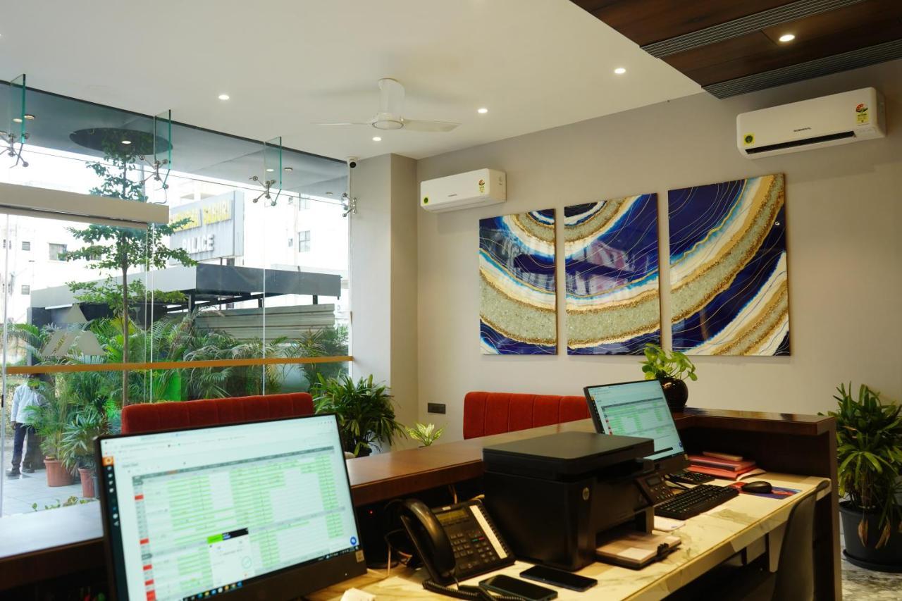 Alaukik Hotel Shirdi Zewnętrze zdjęcie